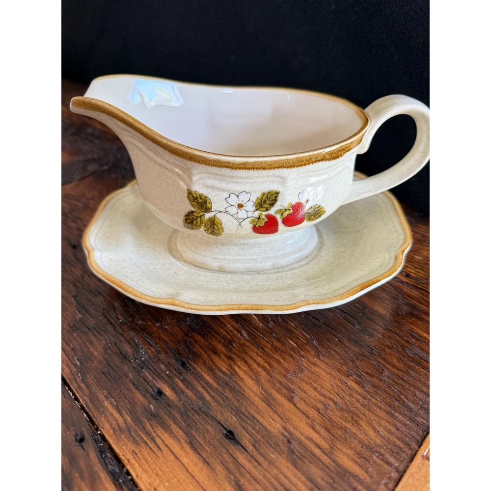 Mikasa 801 Strawberry Festival Gravy Boat w/ Underplate Japan Vintage Dinnerware